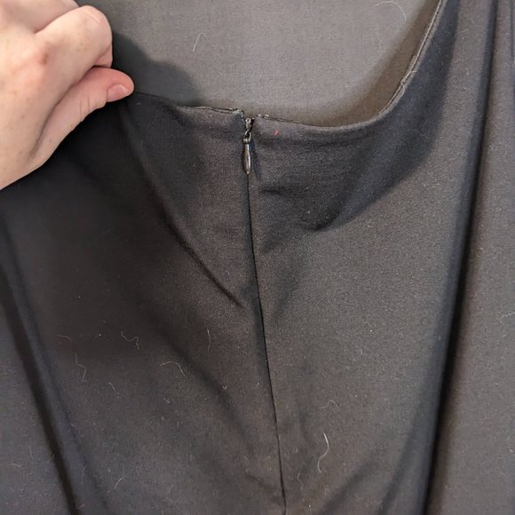 Black dress with embroidery - Picture 6 of 9